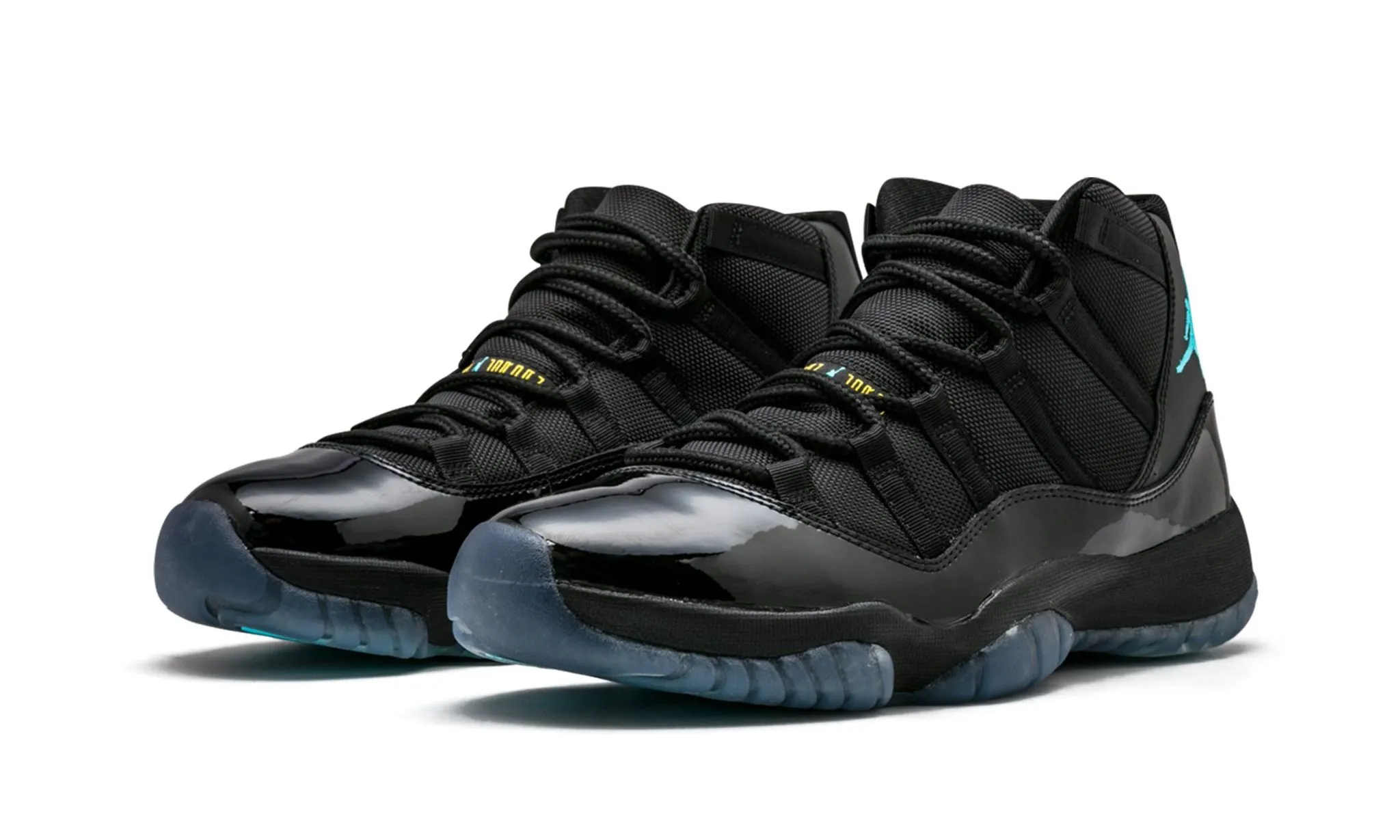 AJ 11 - CAP & GOWN